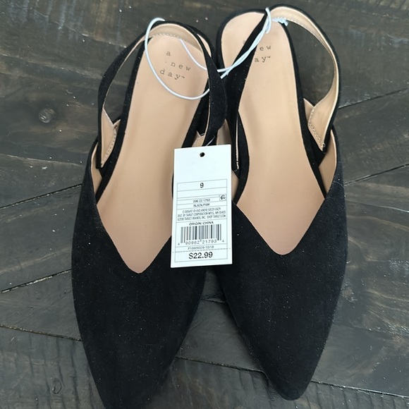 Ladies suede like flats - Picture 3 of 3